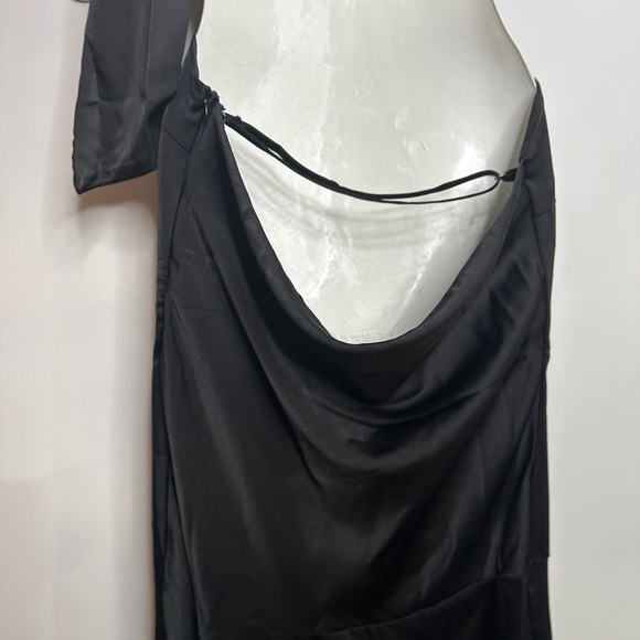 ECYANER Women's Elegant Sleeveless  Dress Backless Satin Backless Midi C… - Picture 8 of 12